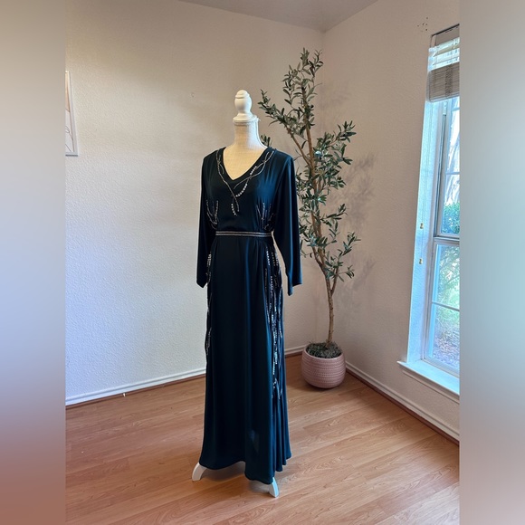 2 pc forest green maxi long sleeve embellished dress in M/L, Great condition✨ - Picture 3 of 16
